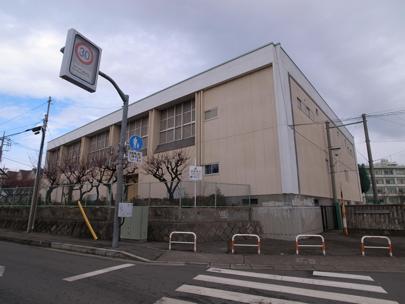 市立町田第二中学校体育館屋根葺替工事